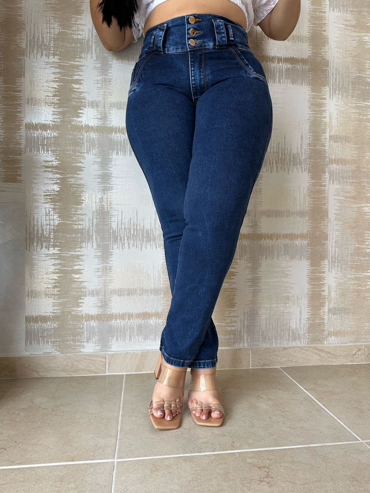 JEANS AZUL PRETINA ANCHA Y ENRESORTADA