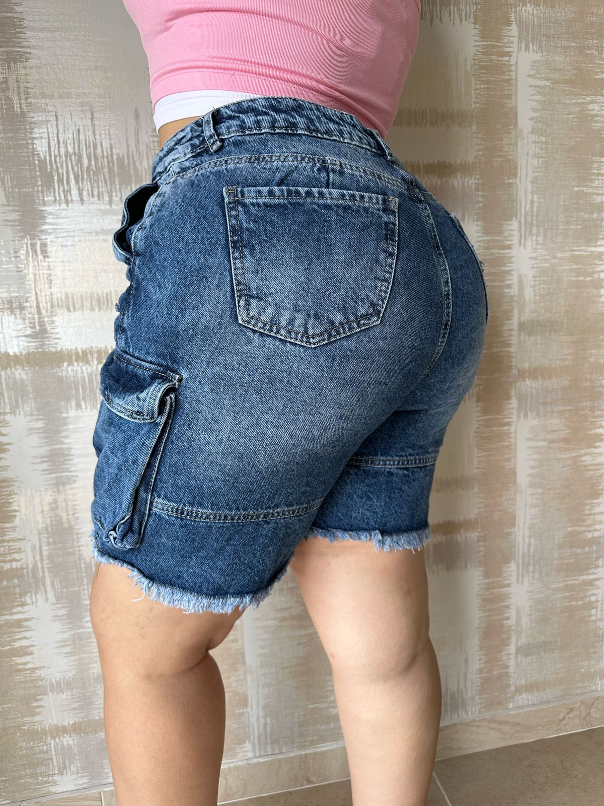 SHORT CARGO REF: 93003