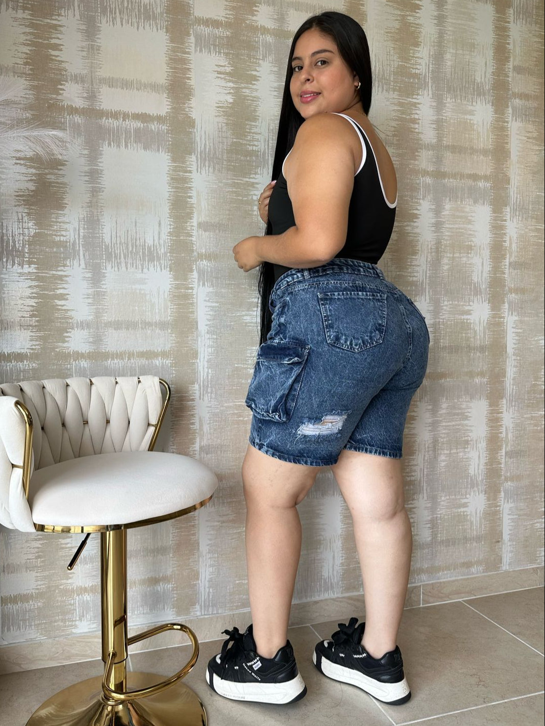 SHORT CARGO REF: 93005