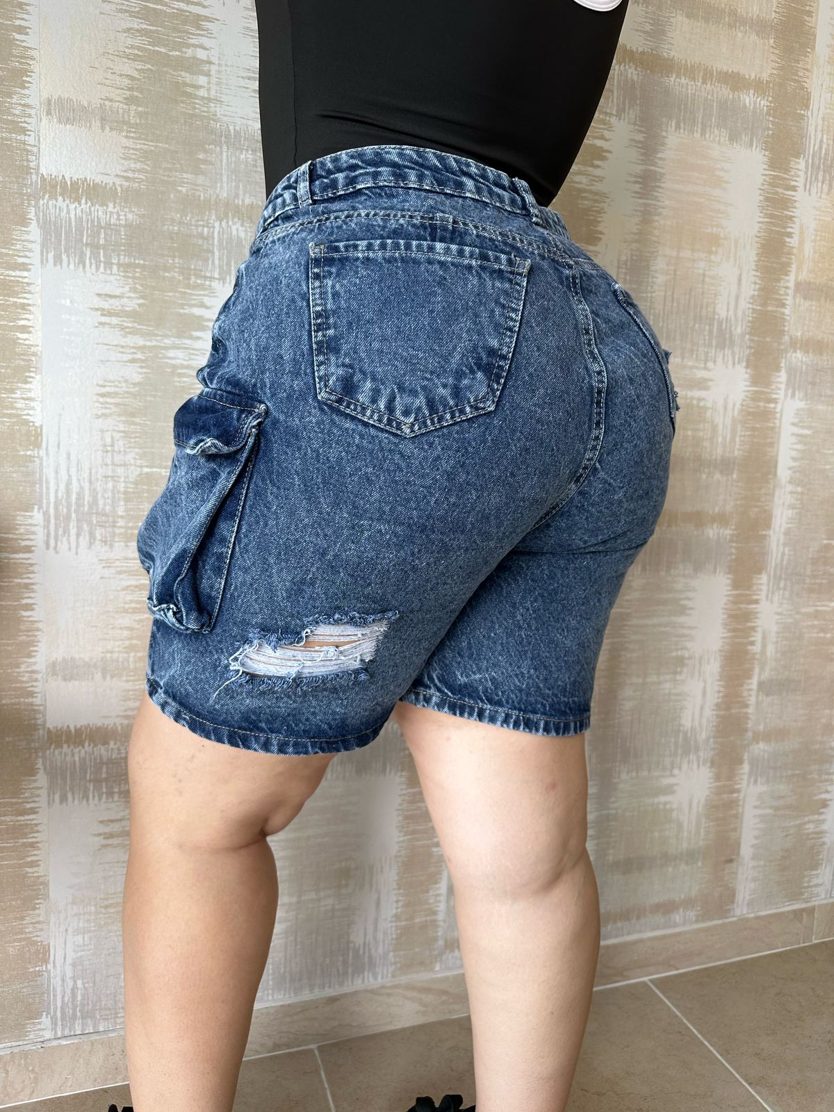 SHORT CARGO REF: 93005