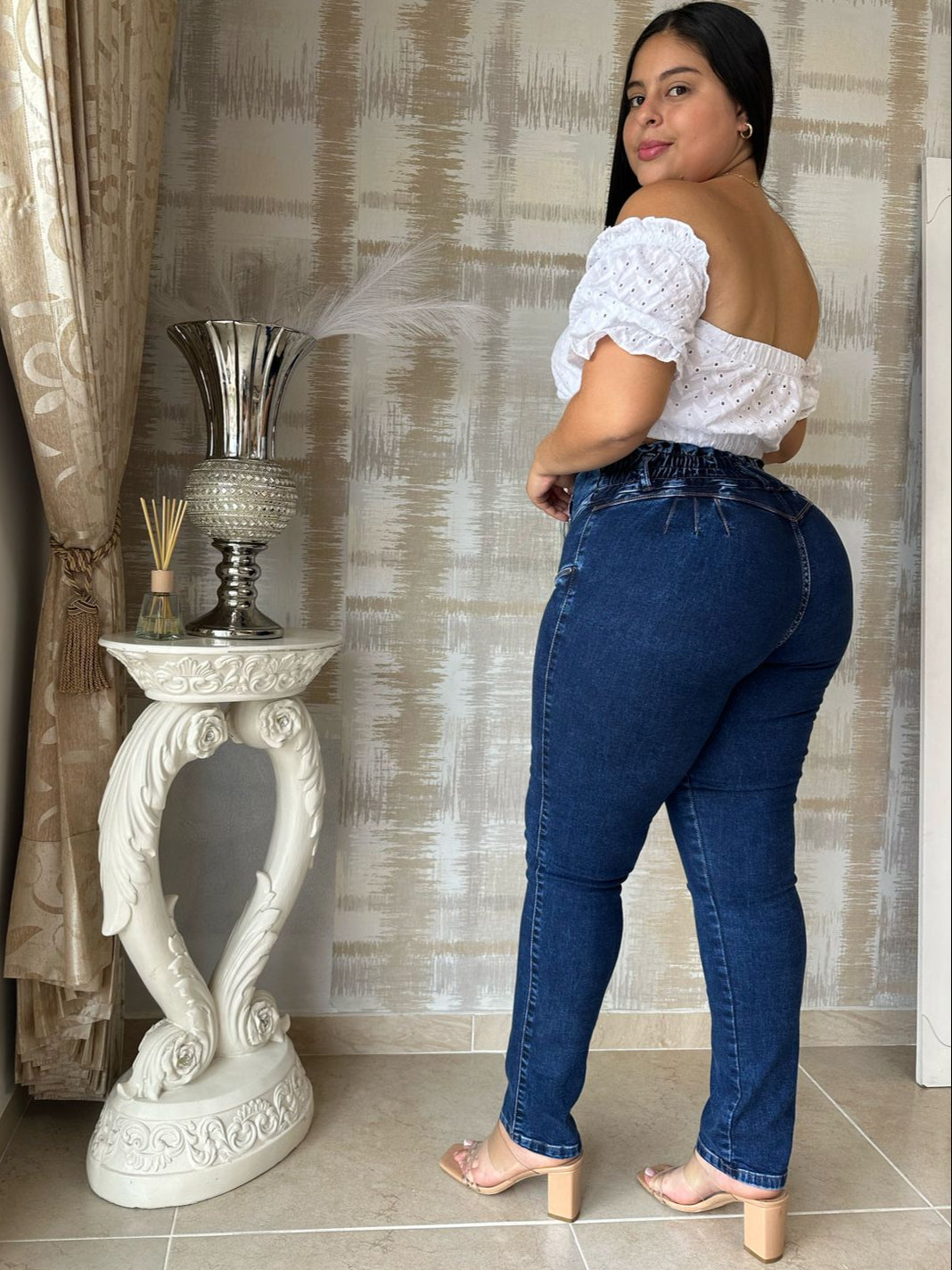 JEANS AZUL PRETINA ANCHA Y ENRESORTADA